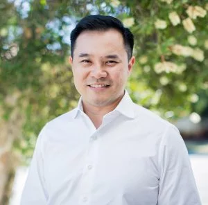 Portrait of Dr Derrick Lee